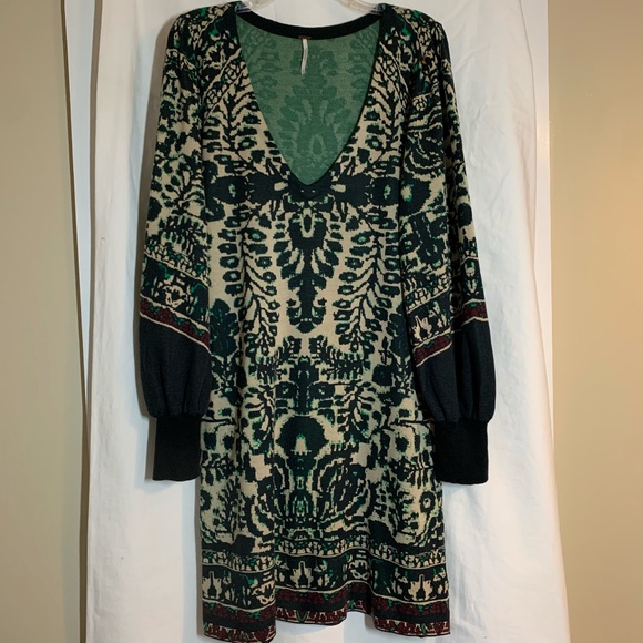 Free People Dresses & Skirts - Free People 'Music And Lyrics' knit sweater dress with V neckline